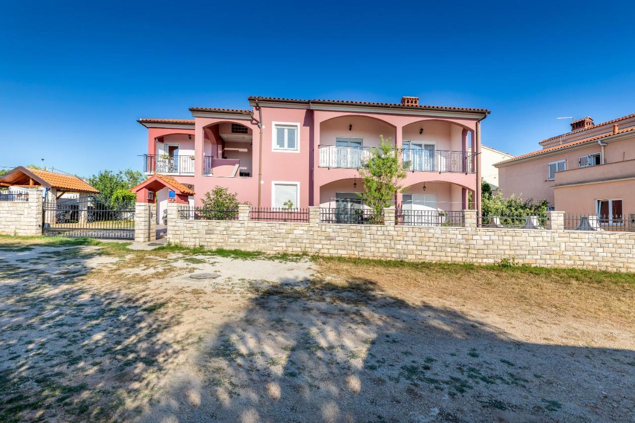 Vera Appartement *